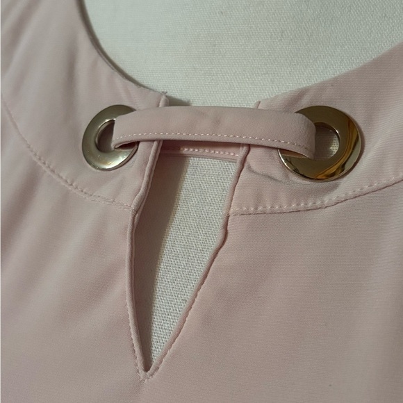 Tommy Hilfiger Light Pink Keyhole Blouse size L - Picture 3 of 12